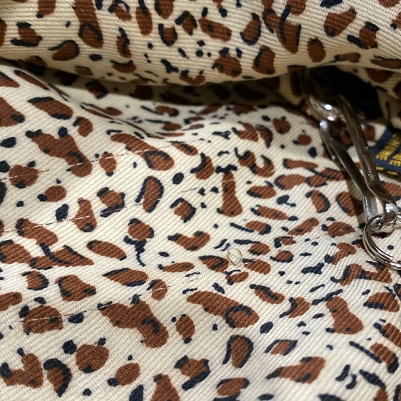 ILI New York Black Leather Drawstring Tote - Picture 15 of 16